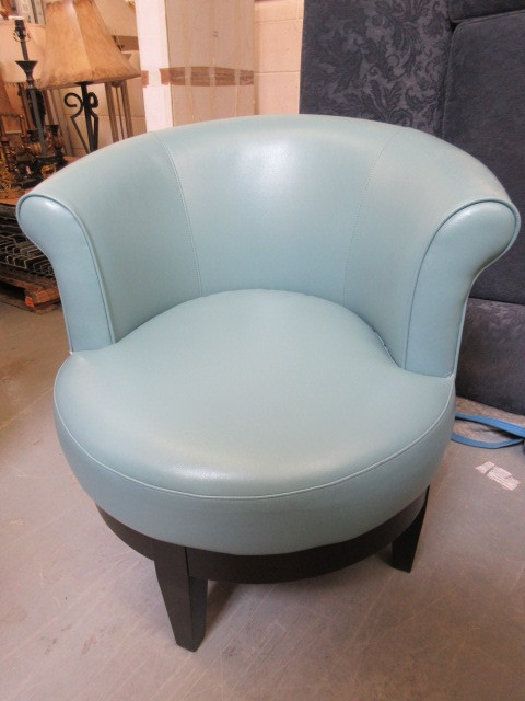 AQUA LEATHER SWIVEL CHAIR