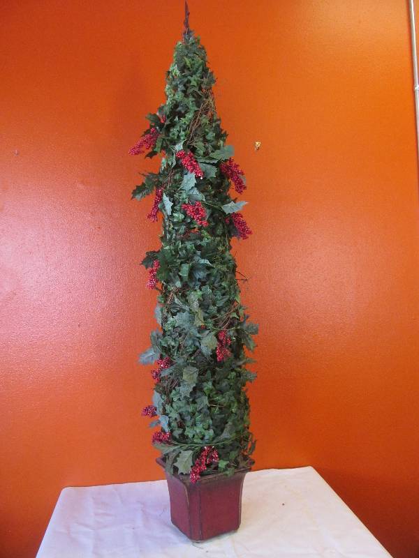 holly ivy tree