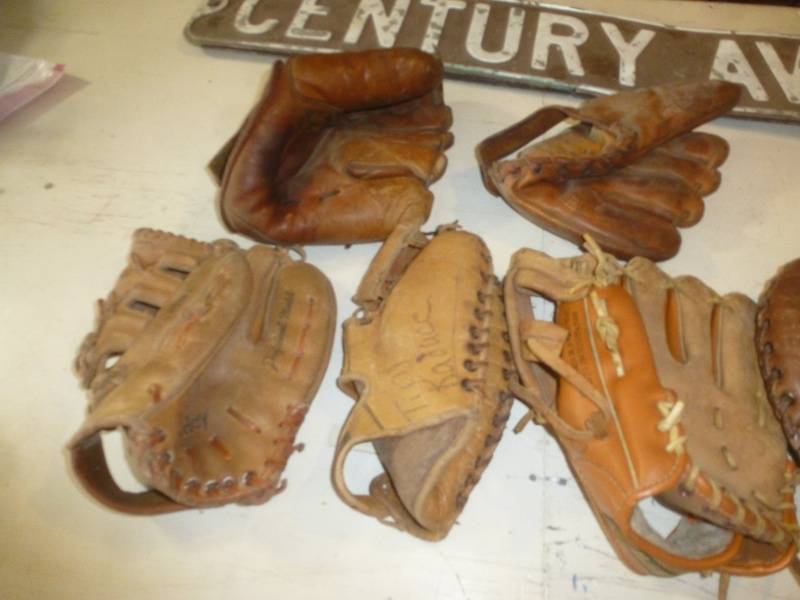 Baseball MittsGloves