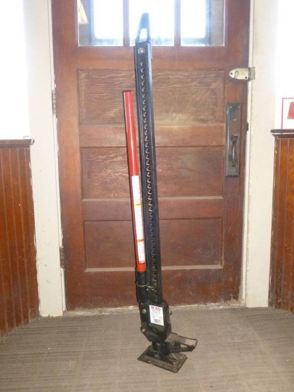 lot 2 image: Hi-Lift Jack