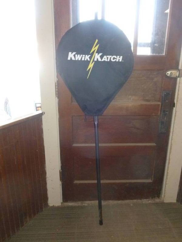 lot 13 image: Fishing Landing Net