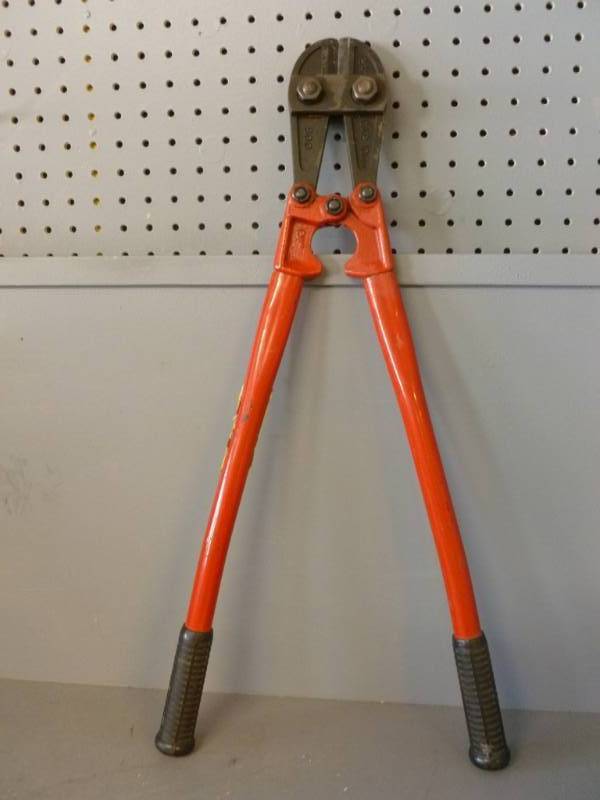 lot 14 image: Bolt Cutter