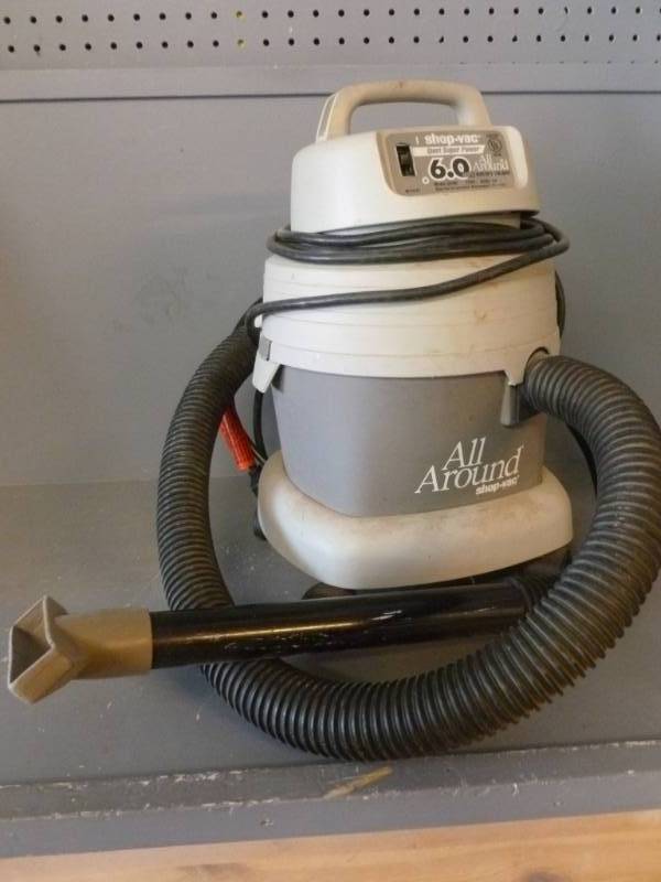 lot 15 image: Shop Vac