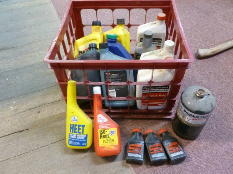lot 27 image: Automotive Fluids