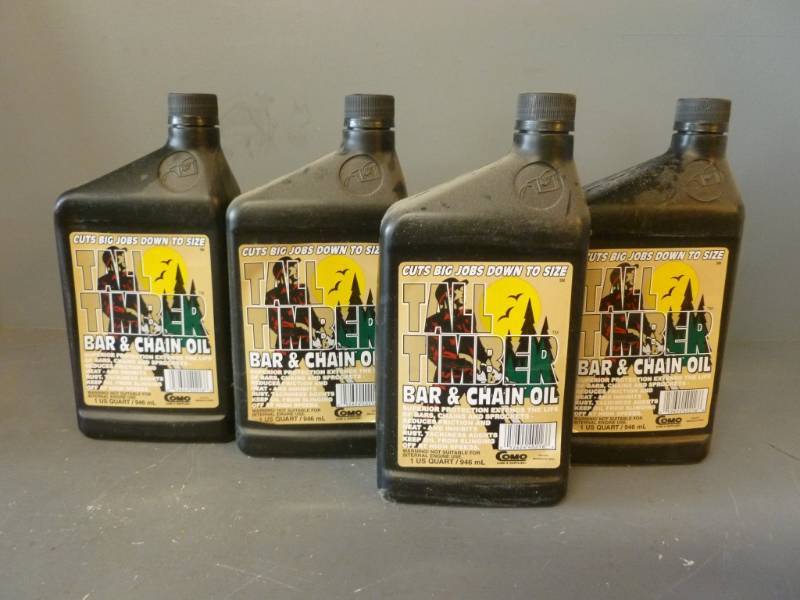 lot 28 image: Chainsaw Oil