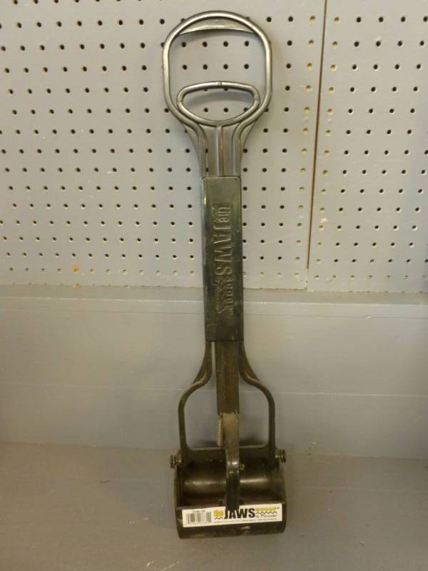 lot 75 image: Animal Yard Scoop