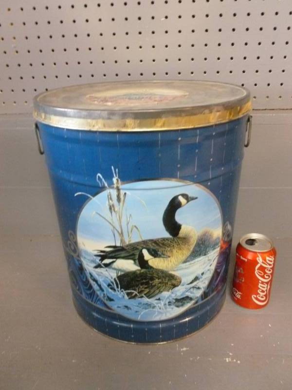 lot 76 image: Metal Container