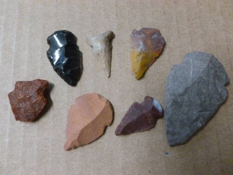 lot 106 image: Native American Arrowheads