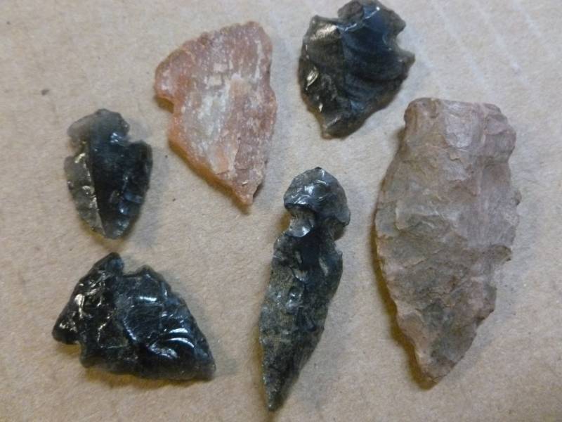 lot 113 image: Native American Arrowheads