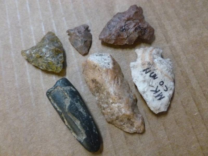 lot 117 image: Native American Arrowheads