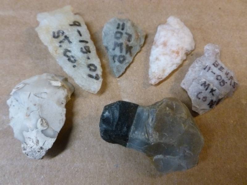 lot 120 image: Native American Arrowheads