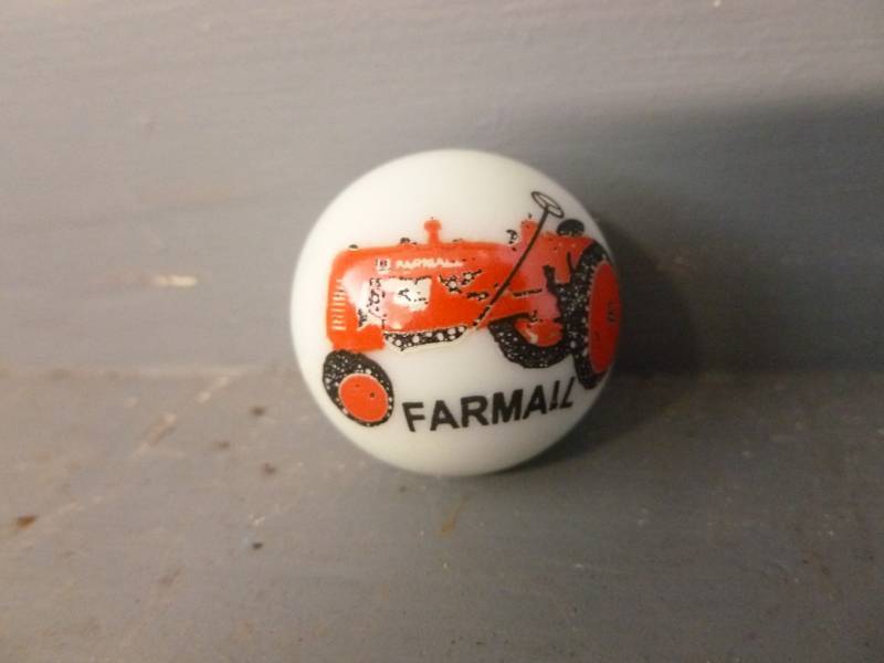 lot 135 image: Logo Marble