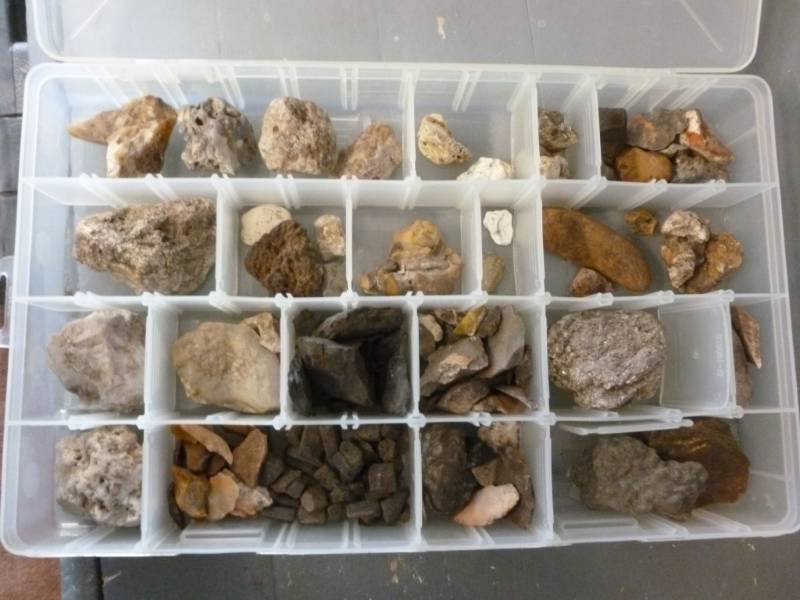 lot 153 image: Collector Rocks