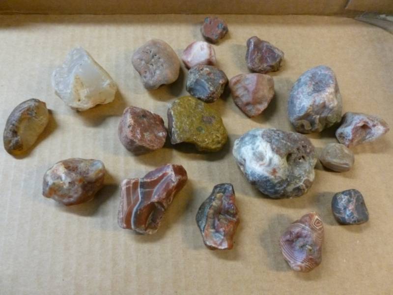 lot 156 image: Agates