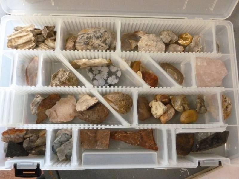 lot 159 image: Collector Rocks