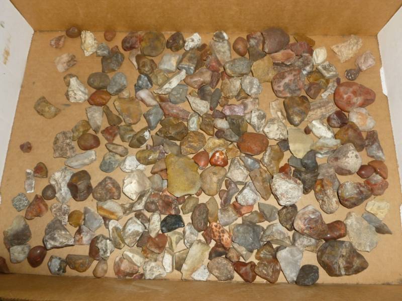 lot 163 image: Collector Rocks