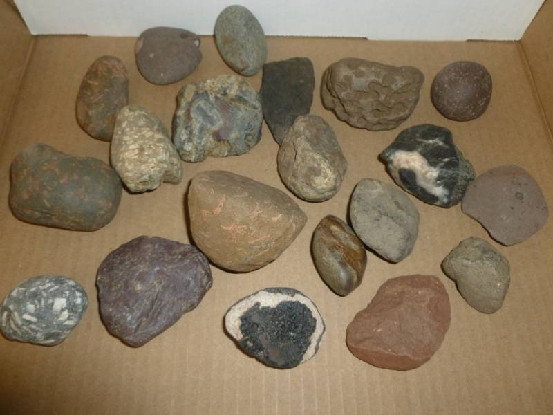 lot 164 image: Collector Rocks