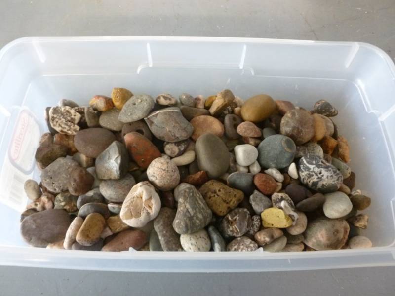 lot 171 image: Collector Rocks