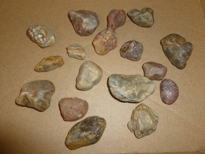 lot 177 image: Agates