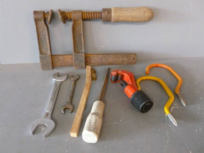 lot 182 image: Tools