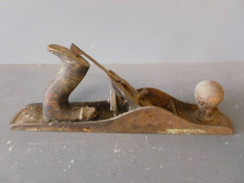 lot 183 image: Antique Jack Plane