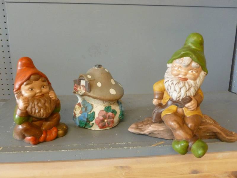 lot 195 image: Rock Garden Decorations