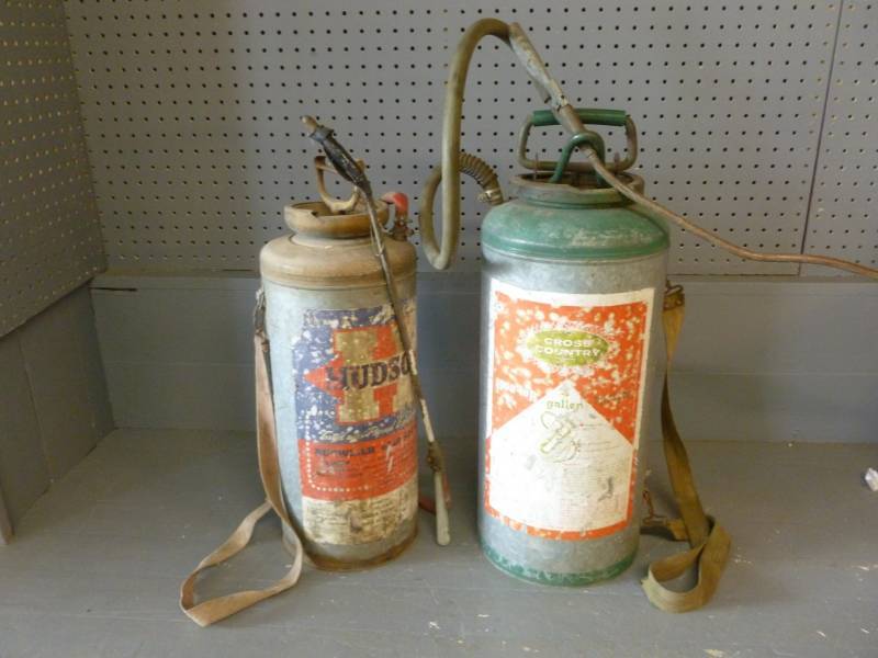 lot 198 image: Vintage Sprayers
