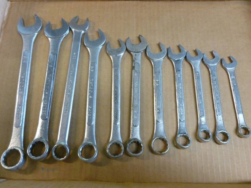 lot 204 image: Tools
