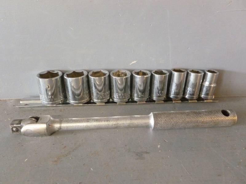 lot 206 image: Tools