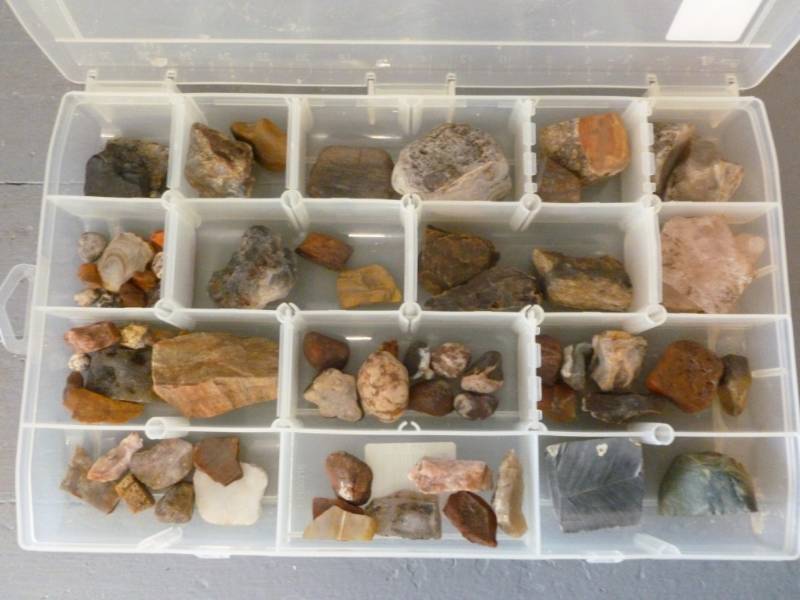 lot 217 image: Collector Rocks