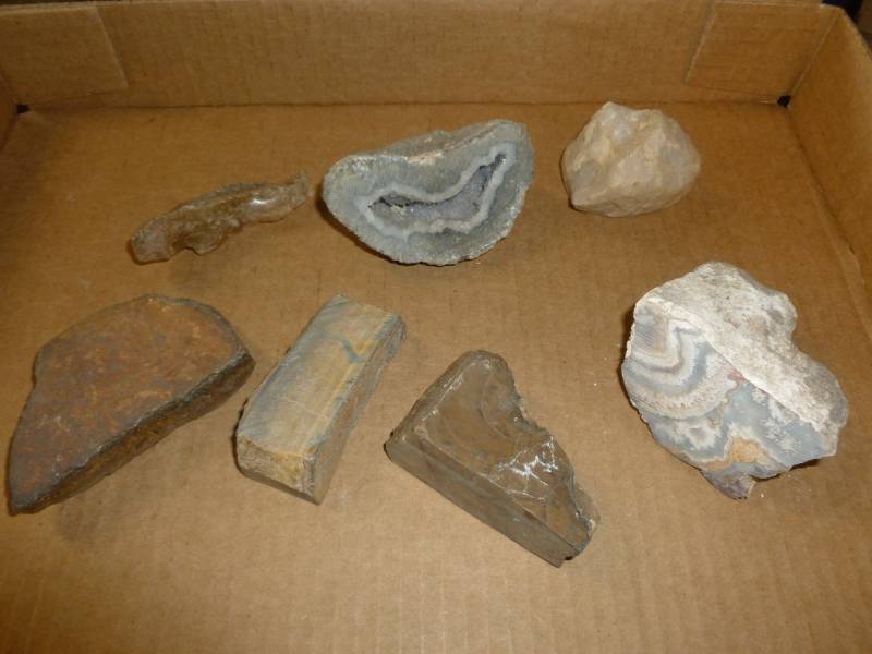 lot 218 image: Collector Rocks