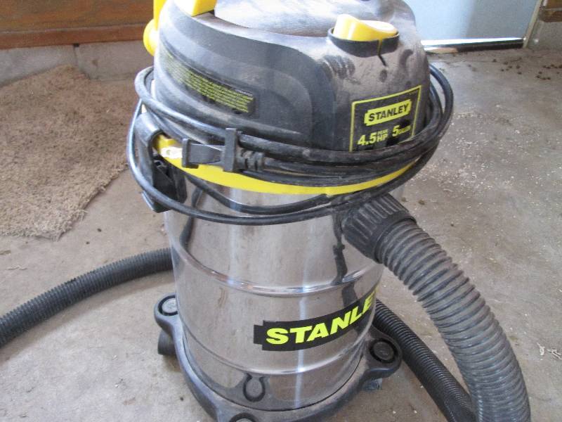 Stanley 4.5 HP 5 gallon canister va...