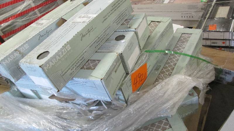 lot 22 image: 12 Cases Marazzi Montagna Smoky Bla...