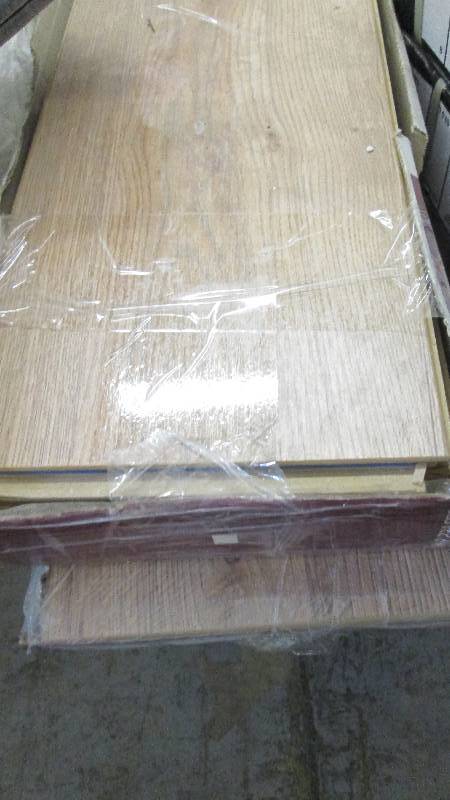 lot 29 image: 3 Open Cases Home Decorators Collec...