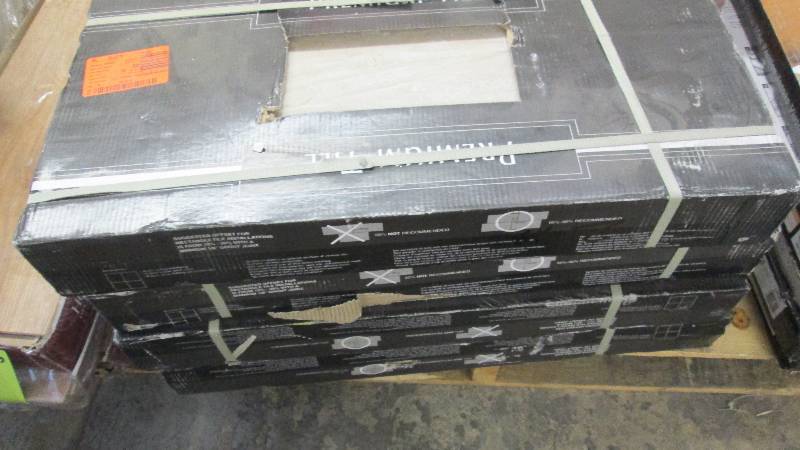 lot 32 image: 4 Cases MSI Sedona 12 in. x 24 in. ...