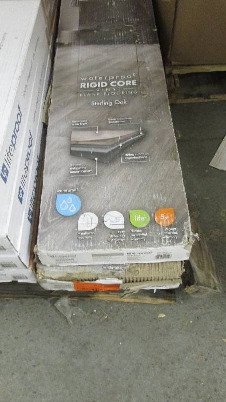 lot 36 image: 4  Cases LifeProof Sterling Oak 7.1...