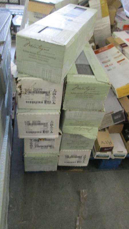 lot 51 image: 9 Cases Marazzi Montagna Smoky Blac...