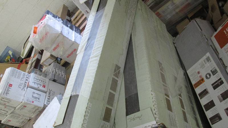 lot 52 image: 9 Cases Marazzi Montagna Smoky Blac...