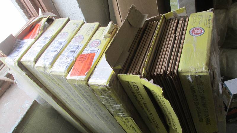 lot 67 image: 10 Cases TrafficMaster Lakeshore P...