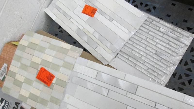 lot 73 image: 4 Sheets of Assorted Decorative Til...