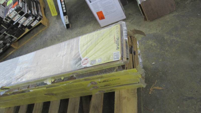 lot 90 image: 7.5 Cases (some end damage)TrafficM...