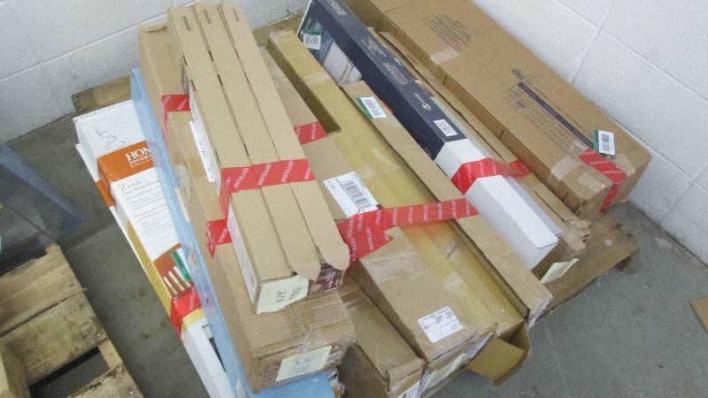lot 121 image: Pallet of Assorted Shorter Window B...