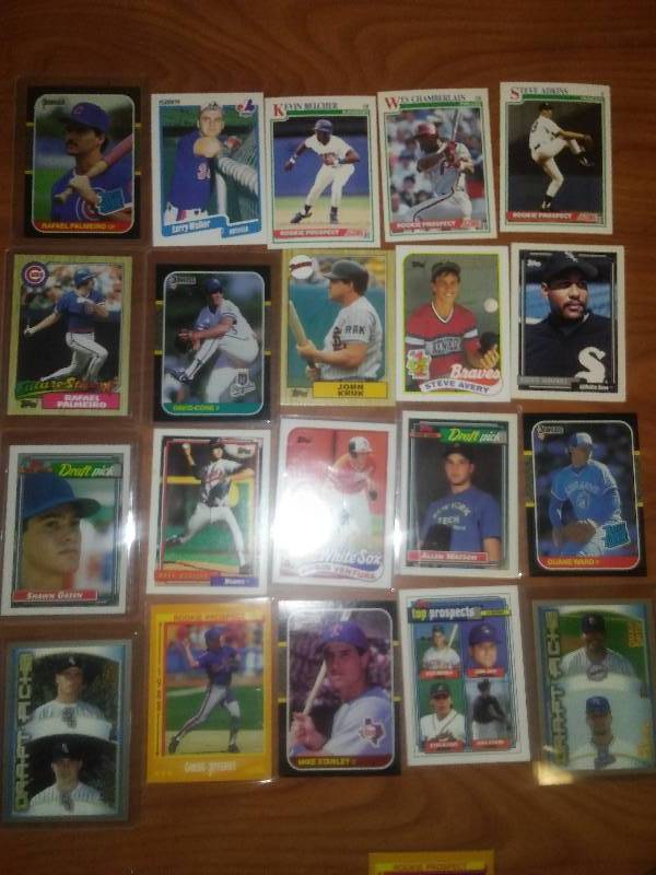 lot 17 image: 20 Rookie Cards  Wohlers, Klesko, Avery, Walker, Cone, Palmeiro