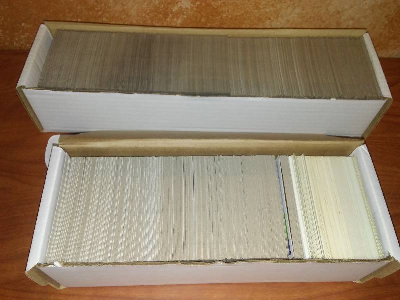 lot 21 image: 23 inches. - Fleer 2002 Complete Set