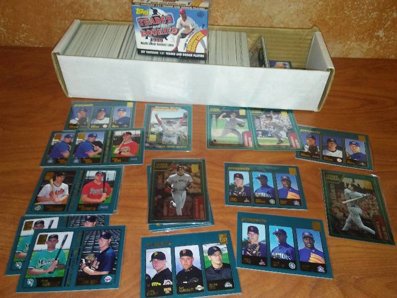 lot 25 image: 2000 Topps MLB 50th Anniversary Cards
