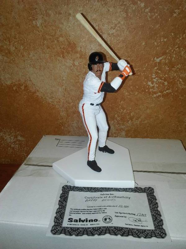 lot 15 image: Barry Bonds Salvino Statue plus 16 cards includes Rookie.