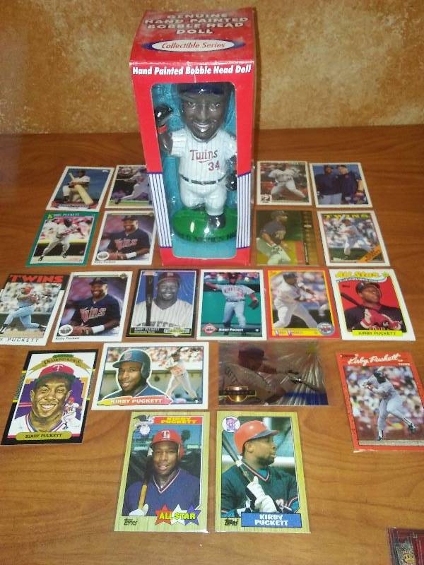 lot 31 image: Kirby Puckett Bobblehead and 20 cards