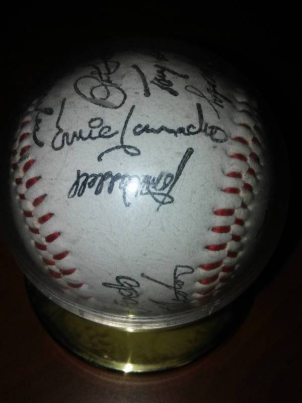 lot 41 image: 1985 Cleveland Indians autographed Baseball