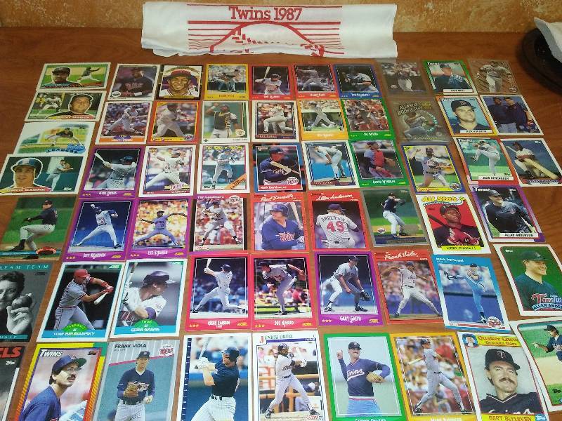 lot 79 image: 58 Mn Twins Cards and 87 Homer Hanky