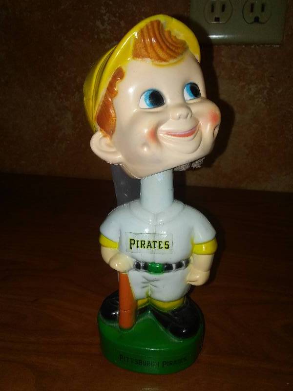 lot 87 image: Vintage 60s Pittsburgh Pirates blown plastic Bobblehead Super Rare